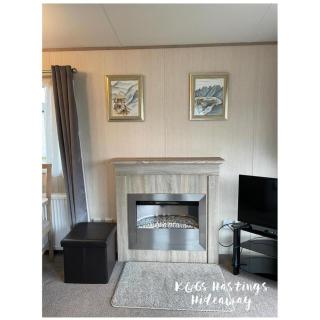 Comfortable 3-Bed Caravan - Combe Haven - 1