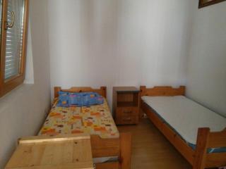 Stan Budva - 8