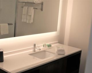 Holiday Inn & Suites St. Cloud by IHG - Saint Cloud - 1
