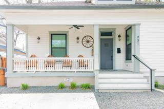 Bachelor/Bachelorette Weekend in the Heart of ATX - 8