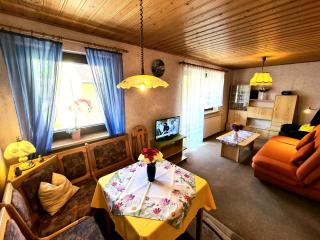 Ferienwohnung Gössweinstein, Urlaub für Paare und Hund, Balkon Parken - 5