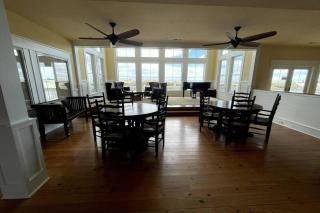 Oceanfront grandeur in 4x4 Outerbanks - Mark Twain - Corolla - 6