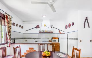 3 Bedroom Amazing Home In Rute - 5