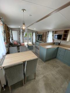 Pheasant's Hollow - 2 bed hot tub lodge with free golf, NO BUGGY - 3