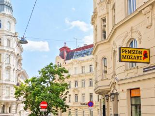 Pension Mozart - Newly Renovated - 4