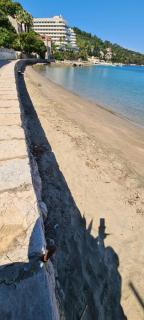 Beach front AmF Holiday Home - 4