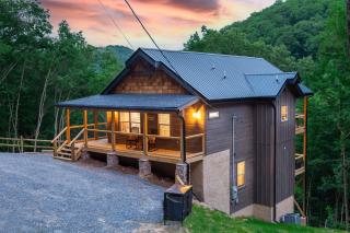 New Freedom Cabin with Large Deck - Sevierville - 0