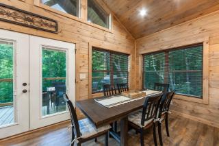 New Freedom Cabin with Large Deck - Sevierville - 2