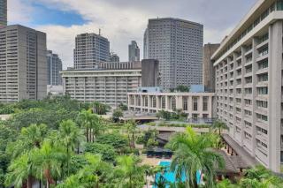 Stay at The Olympia, PRIME MAKATI LOCATION Near Ayala Triangle Gardens -FREE WIFI and Pool Use - 9
