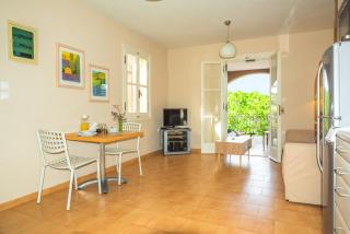 Leeward Suite at Captains Guesthouse - 5