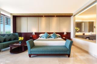 Crowne Plaza Ahmedabad City Centre by IHG - 5