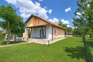 BulgariaVilla - Villa Magnolia with pool - Bryastovets - 0