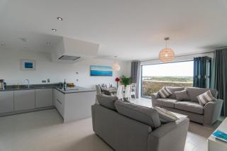 Apartment 3 Waterstone House - Sea Front Apartment, Hot Tub - Tenby - 5