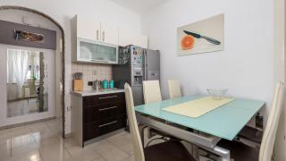 Beautiful Apartment Downtown - Rijeka - 1