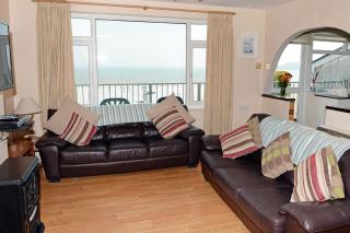 Sea View Apartment - Sea Front Apartment with Views - Saundersfoot - 0