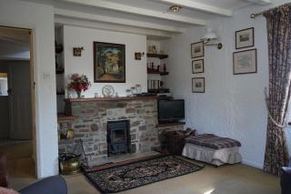 The Cottage - Sea Views, Direct Access to Beach, Pet Friendly - 5