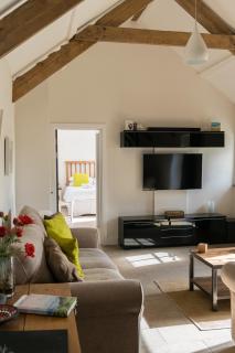 The Dairy - Luxury Cottage, Hot Tub and Summer House, Countryside Views, Pet Friendly - Ludchurch - 9