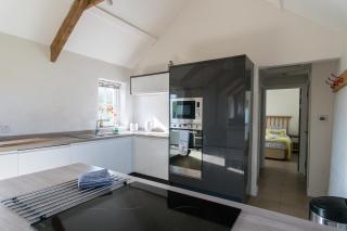 The Dairy - Luxury Cottage, Hot Tub and Summer House, Countryside Views, Pet Friendly - Ludchurch - 8