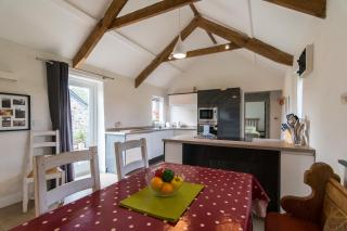 The Dairy - Luxury Cottage, Hot Tub and Summer House, Countryside Views, Pet Friendly - 2