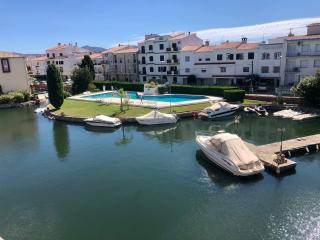 PORT SOTAVENT 2C - Apartamento en la Marina de Empuriabrava - piscina comunitaria, - parking - vistas al canal - cerca centro y playa - Empuriabrava - 8