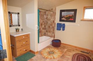 24 Little Ln (203048-9004) Home - 2