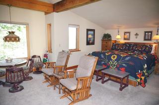 24 Little Ln (203048-9004) Home - 4