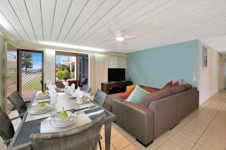 Nautilus Beachside Apartments - 3