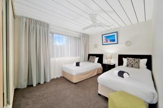 Nautilus Beachside Apartments - 5