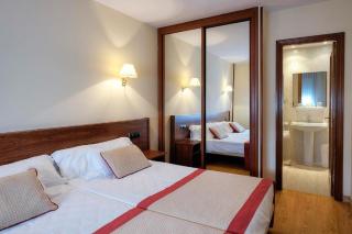 Hotel y Apartamentos Arias - Navia - 7