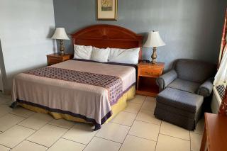 Travelodge by Wyndham Venice - Venice - 3