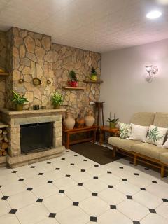 Charming 8-Bed Villa in Girona - Girona - 3