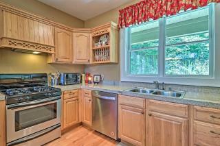 Mountain View Home Hike, Raft, Golf and More! - Bryson City - 2