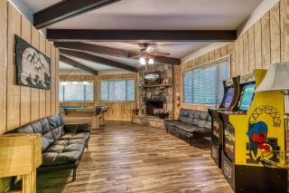 Three Bears Den, Hot Tub, Pool table, Pool Access, 685 FREE tickets each paid day - Gatlinburg - 9