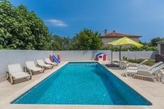 Comfort apartments with pool in Medulin - Medulin - 9