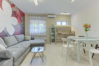 Modern luxury 2-bedroom apt with balcony & patio - Kaštela - 3