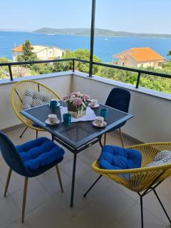 Sea view apartment on a small island - Drvenik Mali - 4