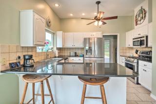 Hot Tub, Pool, and Fire Pit Gorgeous Hutto Home - Hutto - 2