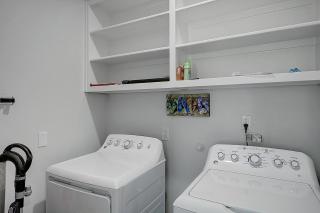 The Beach House AVEH519 - 0