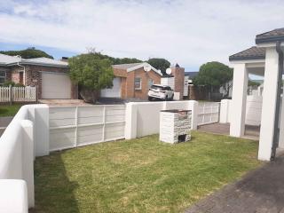 Pearly Gate - Pearly Beach - 3