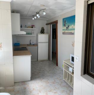 Perfect Space to Relax 3 Bedroom Apartment with Balcony E2EV - Alicante - 4