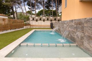 Albana Apartaments Turístics - L'Escala - 0