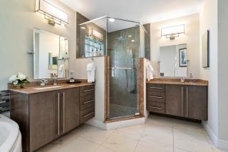 Across from Beach - Renovated Coastal Home, Gourmet Kitchen & Jetted Tub - by Maven Vacation Rentals - 6