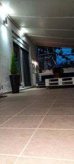 Seaside Deluxe Apartment - 2