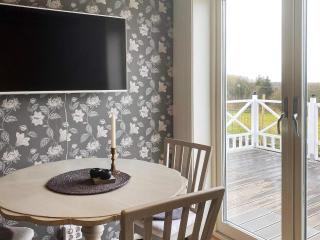 4 person holiday home in FÄRJESTADEN - 2