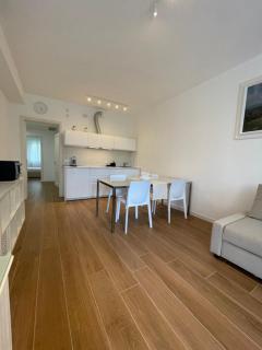 Esperia 1 Piscina e Parcheggio - 9