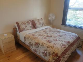 London Luxury 2 Bedroom Flat 5min walk from Overground, with FREE WIFI, FREE PARKING-Sleeps x6 - Ilford - 8