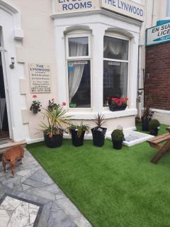 Lynwood Hotel - 9