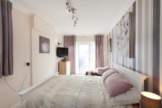 Derby Home from Home - 4