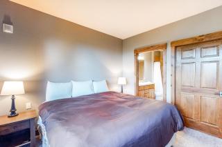 Kicking Horse Lodges 3-202 - 4