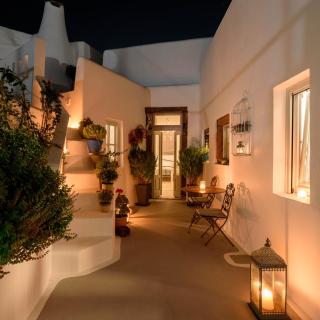 Betty's Home Santorini - Karterados - 5